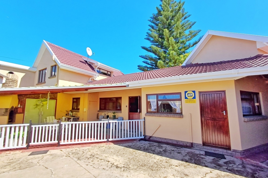 4 Bedroom Property for Sale in Delvillepark Western Cape